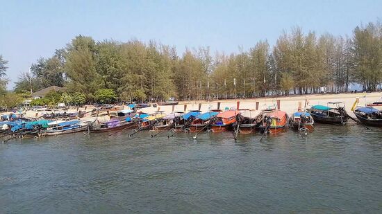 3 Stunden wie im Flug vergangen und wir landen am Pier von Ao Nang