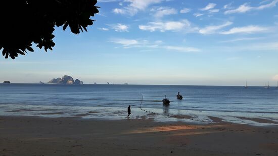 Vor der Abreise nach Bali: morgens um 7 bei Ebbe