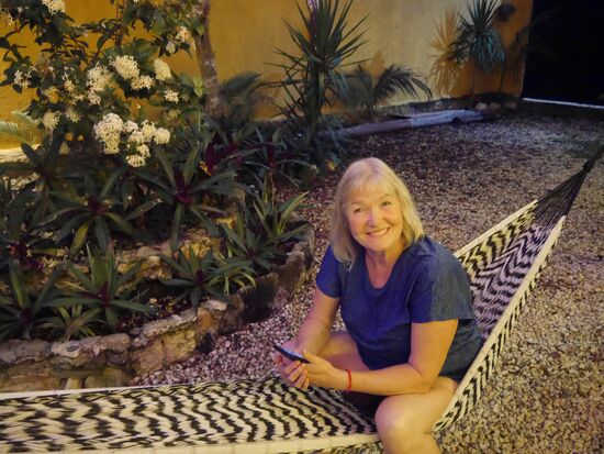 Hängemattentesterin im Einsatz.