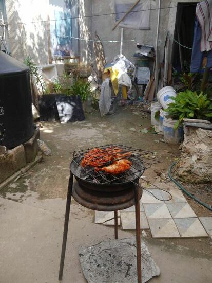 Nach kochen und marinieren gehts nochmal ab auf den Grill.