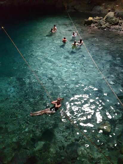 Kühl, aber Ines ist mal wieder nicht aus dem Wasser zu kriegen ...
