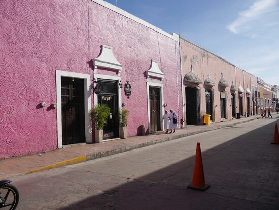 Ja! Bunt sind die Häuser hier! Und mit dem nötigen Vintage-Charme. Valladolid gefällt uns sehr ...