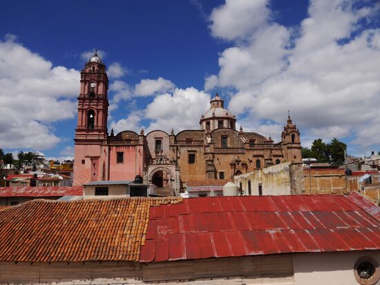 Das Santuario de Nuestra Senora del Carmen. In der ersten Hälfe ds 18 Jahrhuderts gebaut aber vom Original ist heute kaum noch etwas erhalten. Beeindruckend und schön ist sie trotzdem - und sehr katholisch.