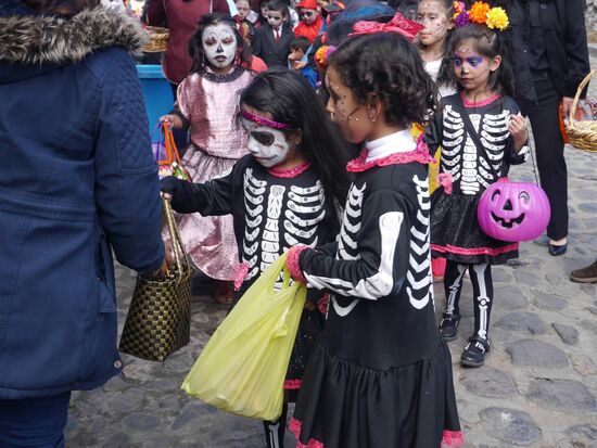 Offensichtlich mögen auch Skelette Bonbons.
