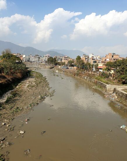 Leider auch Kathmandu. Die Flüsse stinken, was darin rum treibt, möchte ich nicht wirklich wissen