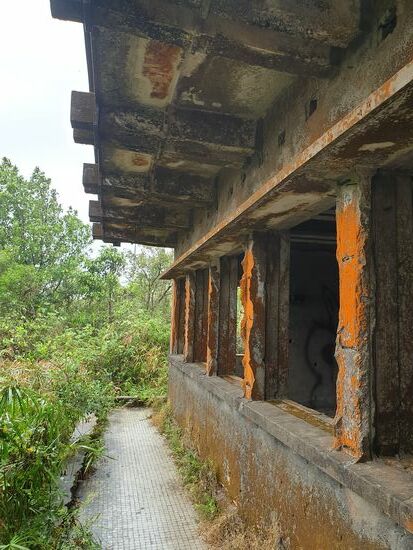 die ehemalige Sommerresidenz des letzten Königs von Kambodscha, nichts mehr erhalten geblieben, ausser ..