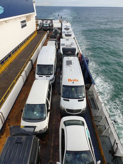 2 Etagen voll bis auf den letzten Platz