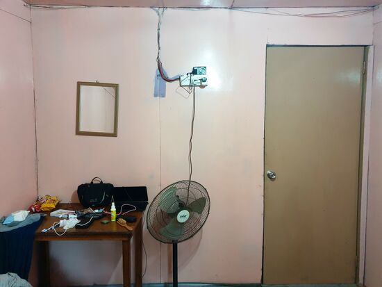 die einzige Steckdose war natürlich permanent in Gebrauch