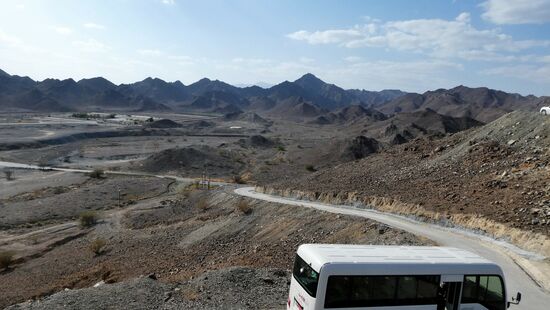 Wir fahren durch eine beeindruckende Landschaft