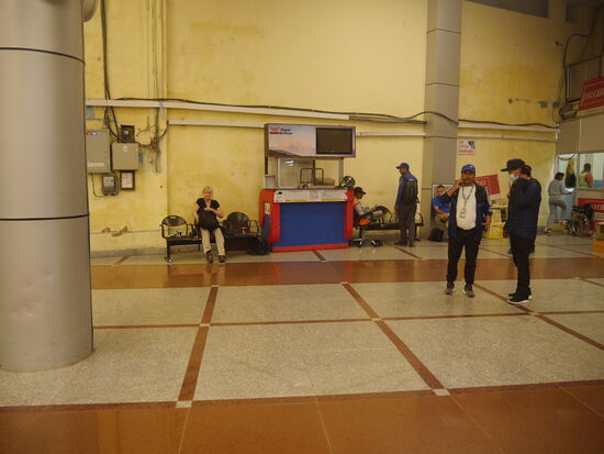 Gemütliches Eckchen um den Blog zu schreiben und auf den Flug zu warten ...