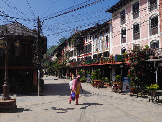 Fast wie ein Stückchen Europa. Die Hauptstraße von Bandipur.