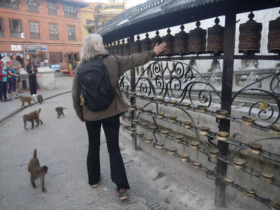 Die Gebetstrommeln wollen bewegt werden.