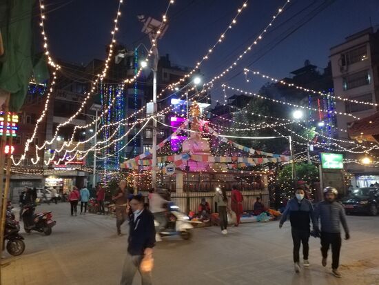 Erinnert ein wenig an Weihnachtsmärkte!?