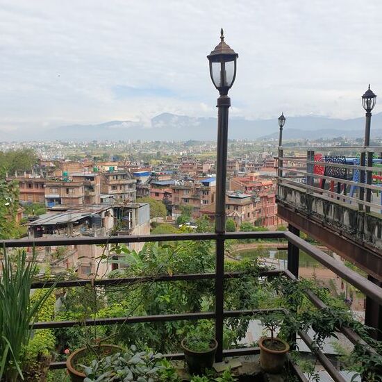 Gegenüber dem Hotelzimmer die Berge!