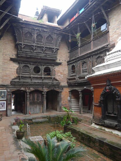Bhaktapur ist auch berühmt für die alte Schnitzkunst, die man hier finden kann.