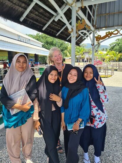 Die Schülerinnen wollten ein Interview und unbedingt ein Foto.