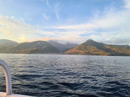 Zwar nichts gefangen, aber es war auch ohne Fische sehr beeindruckend.
.Ich bewundere auch die Männer, die hier tagtäglich rausfahren, manchmal auch noch am Nachmittag.