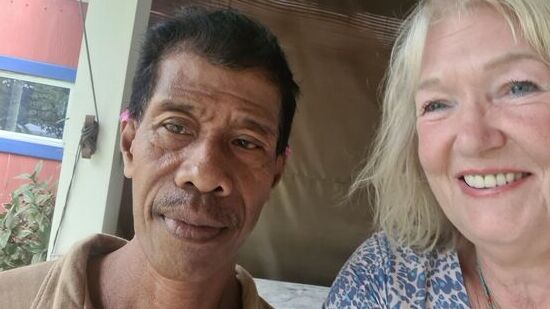 Komang freut sich jedenfalls über das Zusatzeinkommen von mir..