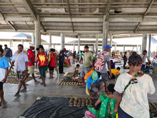 Ein Marktbesuch darf natürlich nicht fehlen.