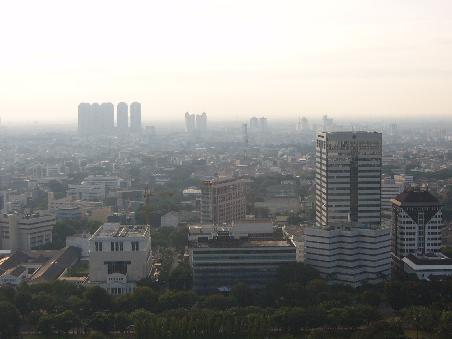 Keine beeindruckende Skyline, aber dafür 'ne Riesen Dunstglocke!