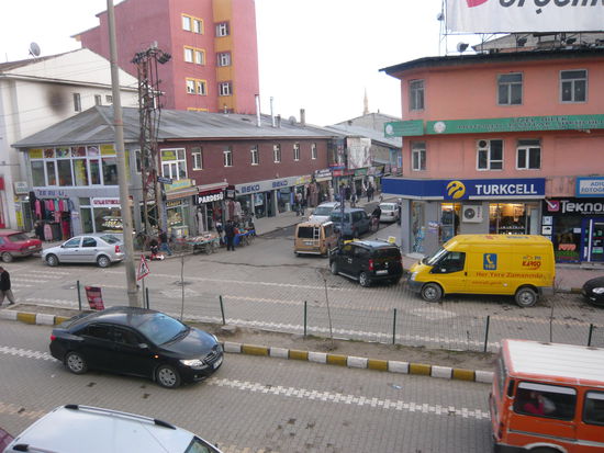 Hier ein Kurzfilm zum anschauen
Blick aus dem Hotelfenster in Agri