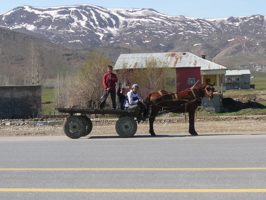 So sind Kinder in Kurdistan unterwegs