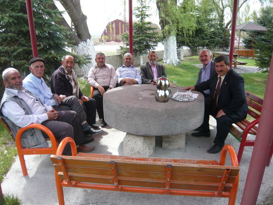 Chai trinken mit dem  " Gemeinderat und Bürgermeister "