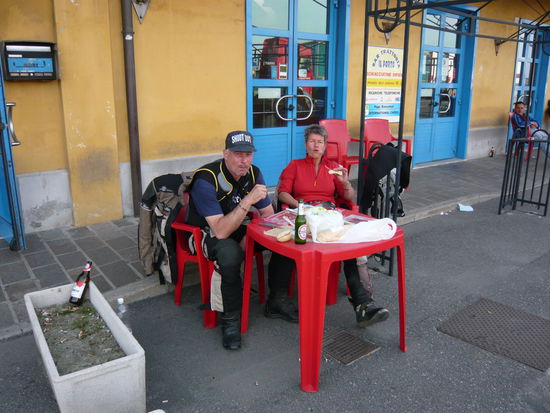 Mit Franz und Annette im Hafen von Livorno