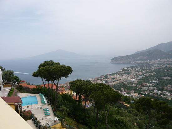 Sorrento .Im Hintergrund der Vulkan Vesuv
Info Vesuv