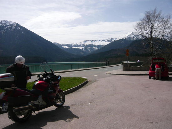 Am Sylvensteinspeicher
Das Voralpenvideo der Hessenbembels ( Danke Alex )
Es folgen in kürze weitere Fotos
Flugroute der Tour