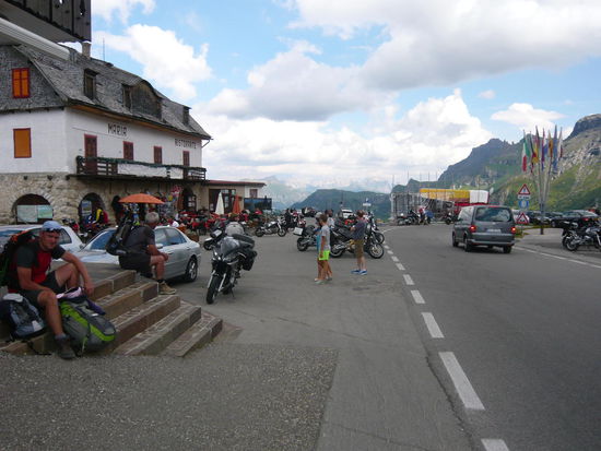 Am Pordoijoch
Kurzfilm Pordoijoch
Info 1
Info 2