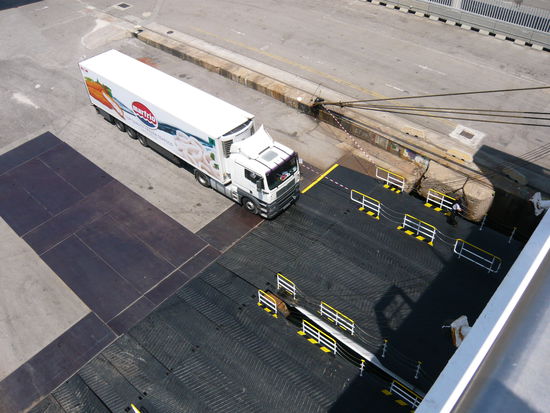 Fähre Barcelona nach Genua
Info  1