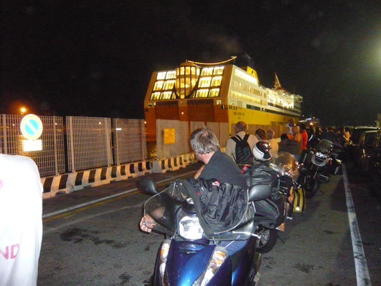 Die Fähre kommt 
Livorno  Info