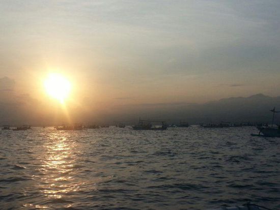 Wunderschöner Sonnenaufgang auf dem Meer!