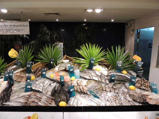 Ein kleiner Teil des großen Fischangebotes.