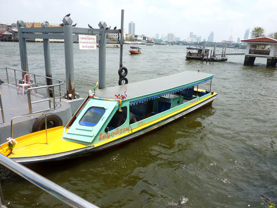 Wolfgangs Boot mit thailändischem Fahrer.