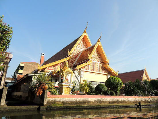 Ein Tempel unterwegs.