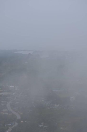 Uns so war dann der grandiose Ausbilck 
Am Horizont ist der Fluss, an dem unser Gusthouse steht