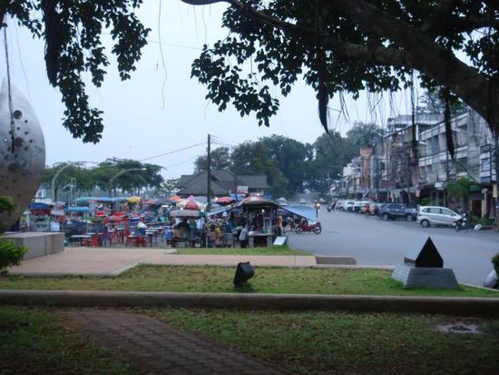 Night Market am Hafen - wir haben schonmal besser gegessen...