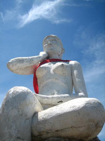 Meeresjungfrau von Kep (ist das rote Tuch da, um ihren Busen abzudecken?!?)