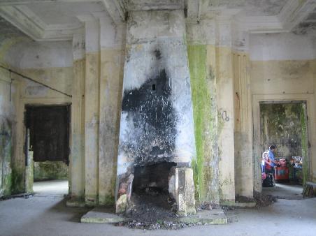 der ehemalige Kamin - es war wirklich gespenstisch