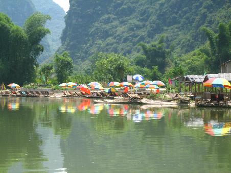 eine Bambooboot Anlegestelle