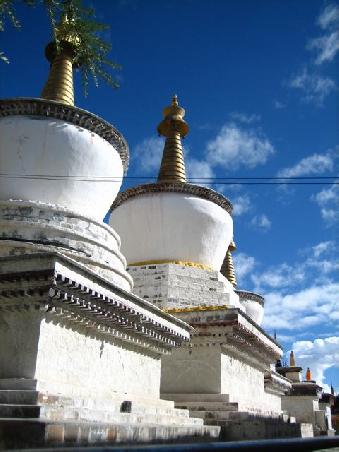 Choerten in der Tashilhunpo Monastery