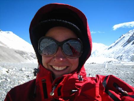 GRINS!!! Ich haette ja ned geglaubt, dass es so beeindruckend ist, am Base Camp Nr. 1 vom Mount Everest zu stehen, doch das war's!!!!!