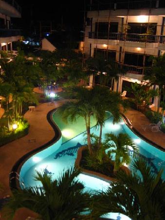 das echt geniale Swimmingpool in dem "The Club" Appartmentkomplex - geil oder?
