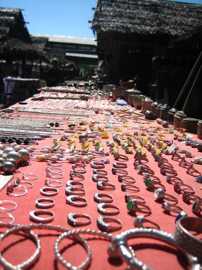 und Schmuck gabs in Hülle und Fülle