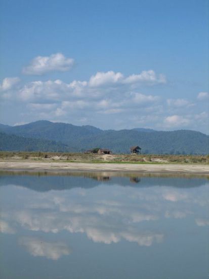 ...und langsam den Ayeyarwady hinunterschippern