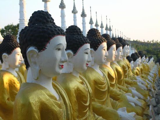 hier sind angeblich 8000 Buddhas zu finden - uns blieb keine Zeit zum Zählen