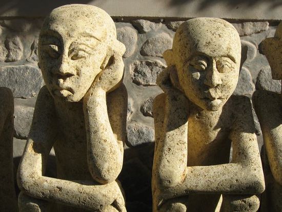 der Stiefvater ist Steinhauer und schafft solch ausdrucksvolle Figuren