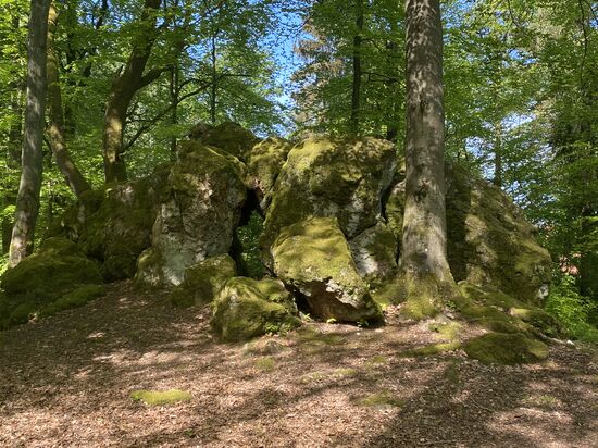 eigentlich ist der graue Stein grün!